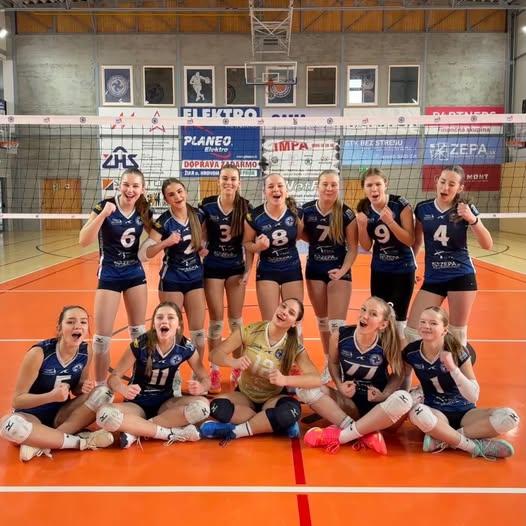 Modré staršie žiačky zdolali Krupinu